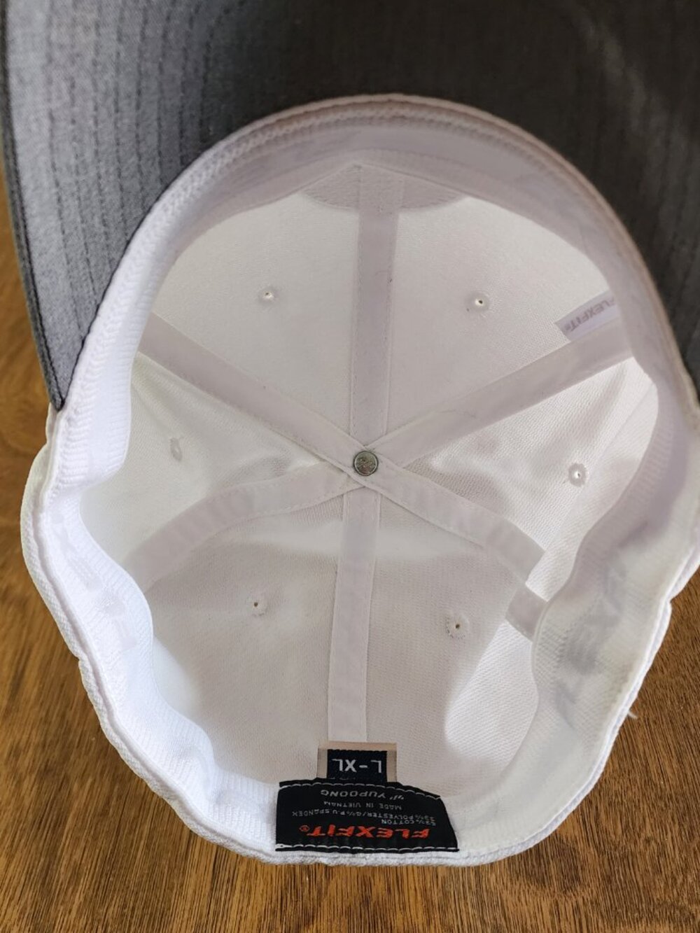 Travis Mathew Men's Flexfit Hat Size L-XL Maui HI White Grey - Picture 3 of 7